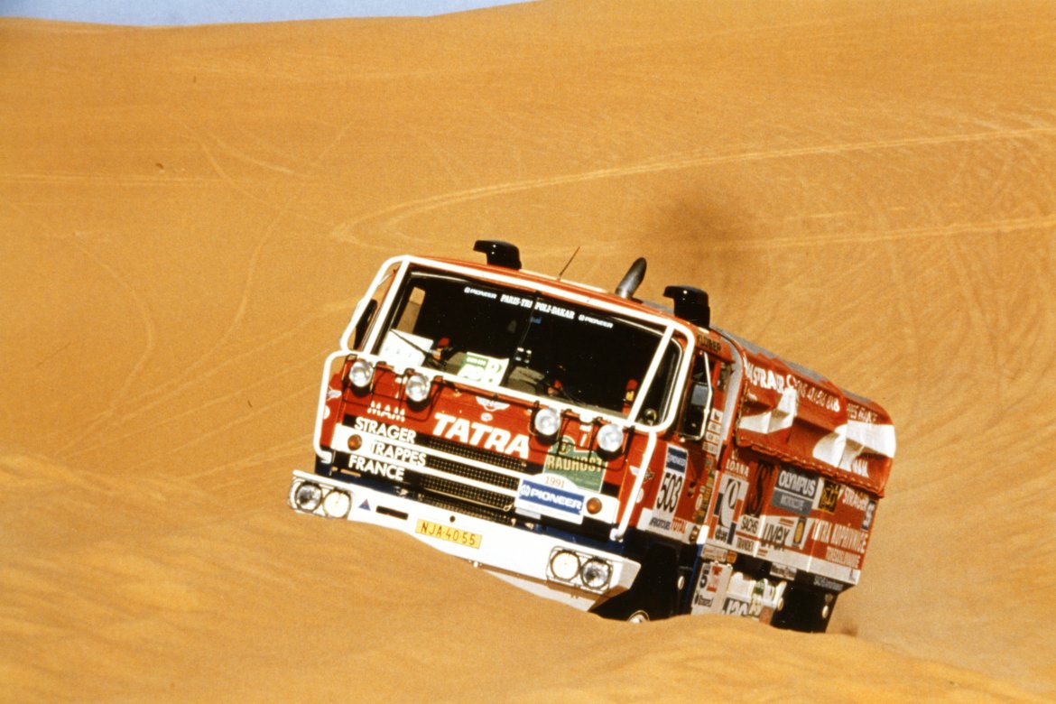 Dakar 1991 - od druhého vítězství dělilo Karla Lopraise necelých 20 kilometrů - propálený píst motoru byl ale proti.