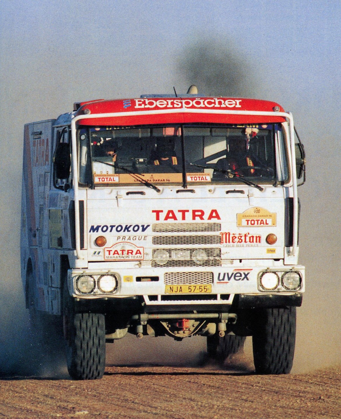 Dakar 1996 - tentokrát Karel Loprais podlehl Kamazu a dojel druhý.